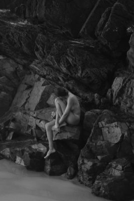 Interview with photographer Isabel Sasse by studio societa -sitting on a rock